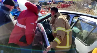 Burdur'da Trafik Kazası: 2 Yaralı