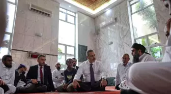 Dışişleri Bakanı Hakan Fidan, Johannesburg'da Nur'ul Hamidiye Camii'ni Ziyaret Etti