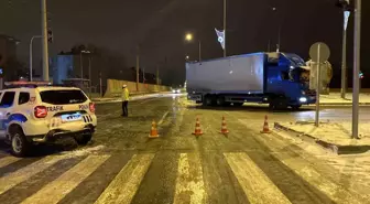 Iğdır-Doğubayazıt Karayolu Kar Yağışı Nedeniyle Kapandı