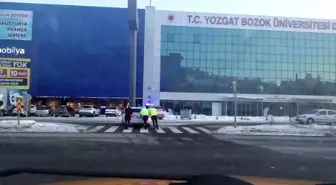 Yozgat'ta Trafik Polislerinin Özverili Yardımı