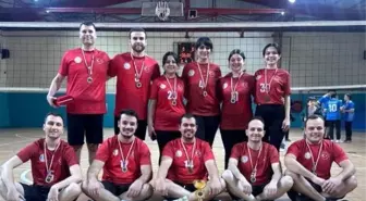 Alaşehirli Avukatlar Voleybol Turnuvasında Üst Üste İkinci Şampiyonluğu Kazandı