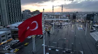 İstanbul'da Gün Batımında Kartpostallık Manzara