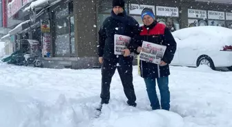 Düzce'de Altay Kar Fırtınası'na Rağmen Gazete Dağıtımı Devam Ediyor