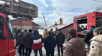 Beykoz'da Müstakil Evde Çatı Yangını Kontrol Altına Alındı