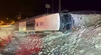 Sivas'tan Ankara'ya Giden Yolcu Otobüsü Devrildi: 5 Yaralı