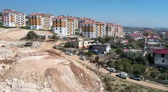 Mersin'de Hafriyat Kamyonunun Molozları Altında Kalan 81 Yaşındaki Kadın Yaşam Mücadelesi Veriyor