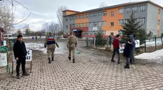 Kars'ta 'Huzurlu Okul Önleri' ve 'Huzurlu Sokaklar' Uygulamaları Gerçekleştirildi