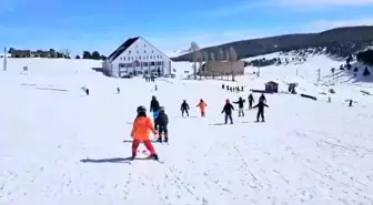 Karslı Öğrenciler Sarıkamış'ta Kayak Eğitimi Aldı