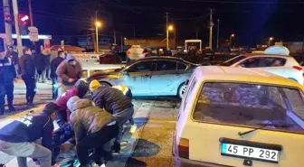 Manisa'da Zincirleme Trafik Kazası: 1 Yaralı