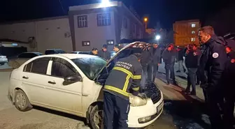 Adıyaman'da Park Halindeki Otomobil Alev Aldı