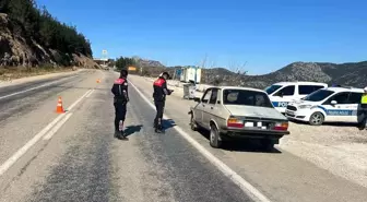 Adana Kozan'da Huzur ve Güven Uygulamaları: 5 Hükümlü Yakalandı