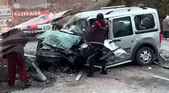 Denizli'de Kafa Kafaya Çarpışma: 2 Ölü, 4 Yaralı