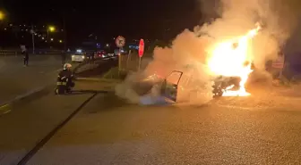 Hatay'da Seyir Halindeki Otomobil Alev Alev Yandı