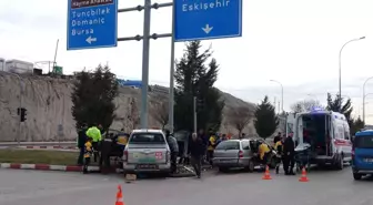 Kütahya'da Trafik Kazası: 4 Yaralı