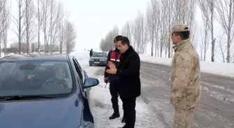 Bayburt Kaymakamı, Trafik Güvenliği İçin Sürücülere Rehberlik Yaptı