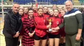 TKİ Tavşanlı Linyitspor Voleybolda Büyük Başarılar Elde Ediyor