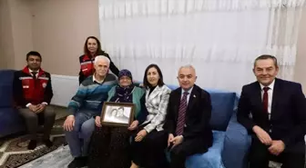 57 yıl bir yastığa baş koydular