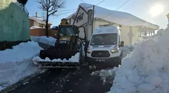 Rize'de Hamile Kadın İçin Ambulansın Yolunu İl Özel İdare Ekipleri Açtı