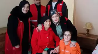 Kızılay Gönüllüleri Zorda Kalan Aileye Umut Oldu