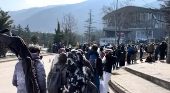 Uludağ Teleferiği Arıza Yaptı: Turistler Saatlerce Kuyrukta Bekledi