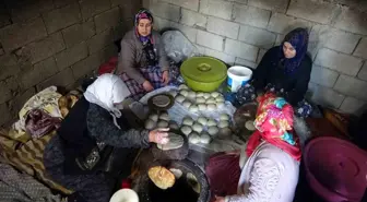 Van'da Ramazan Ayı Geleneği: Cevizli Çörekler Tandırda Pişiriliyor