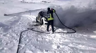 Erzurum'da Araç Yangını Korku Dolu Anlar Yaşattı