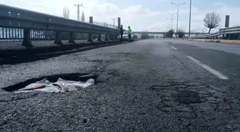 Kızılırmak Köprüsü'ndeki Obruk Sürücüler İçin Tehlike Oluşturdu