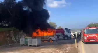 Bodrum'da Park Halindeki Minibüs Alev Alev Yandı