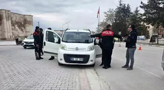 Aksaray'da 'Şok' Uygulaması: Polis Her Yerde