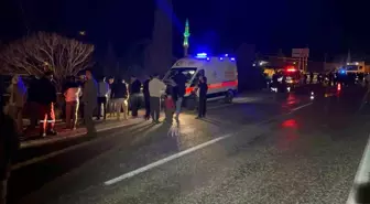 Adıyaman'da Yol Kenarında Yayaya Otomobil Çarptı, 1 Ölü 2 Yaralı