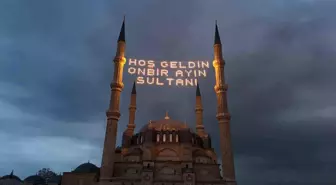 Selimiye Camii'nde Ramazan Mahyası Coşkusu