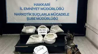 Hakkari'de Buğday Nişastası Yüklü Çuvallarda Eroin Ele Geçirildi