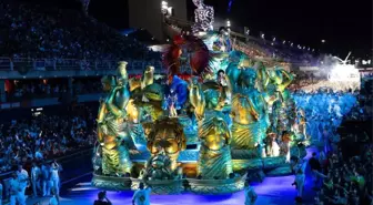2025 Rio Karnavalı Geçit Töreni Renkli Görüntülere Sahne Oldu