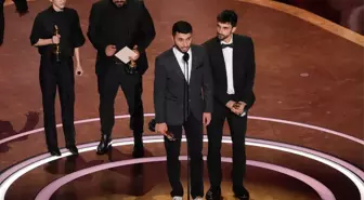 Biri Filistinli diğeri İsrailli iki yönetmenin çektiği 'No Other Land' Oscar kazandı