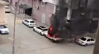 Diyarbakır'da Park Halindeki Fiat Tofaş Otomobil Yangında Kullanılamaz Hale Geldi