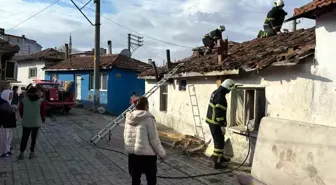 Edirne'de Baca Yangını: 2 Kişi Dumandan Etkilendi