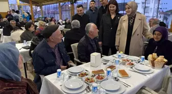 Gazi ve şehit yakınlarını yalnız bırakmadı