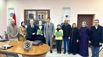 Hisarcık Kaymakamı Bahar, yarışmalarda il birincisi olan öğrencileri ödüllendirdi