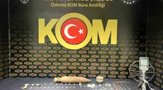 İzmir'de Tarihi Eser Kaçakçılığı Operasyonu: 3 Şüpheli Gözaltında