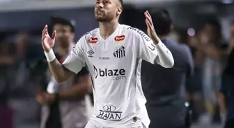 Neymar Santos'ta fırtına gibi: Frikikten müthiş gol