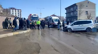 Erzurum Aşkale'de Trafik Kazası: 2 Yaralı