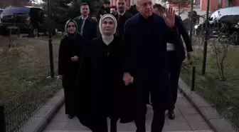 Erdoğan çifti el ele iftara gitti