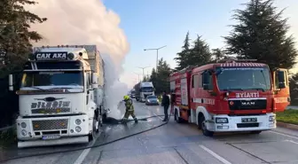 Balıkesir'de Yangın Trafiği Kapatttı