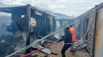 Kahramanmaraş'ta İnşaat Şantiyesinde Konteyner Yangını