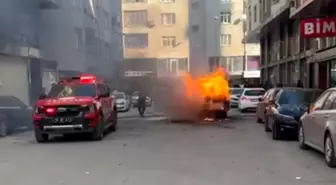 Iğdır'da Seyir Halindeki Ticari Araç Alev Alev Yandı