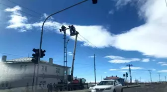 Kars'ta Elektrik Dağıtım Hatlarına Bakım ve Onarım Çalışmaları Devam Ediyor