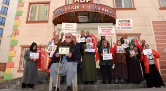 Diyarbakır'da Evlat Nöbetine 381. Aile Katıldı