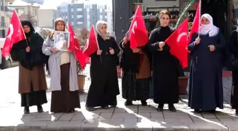 Vanlı aileler: 'PKK samimiyse önce bizim çocukları göndersin'