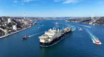 Castorone Gemisi İstanbul Boğazı'ndan Geçti