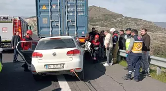 İzmir'de Trafik Kazası: Otomobil Sürücüsü Hayatını Kaybetti